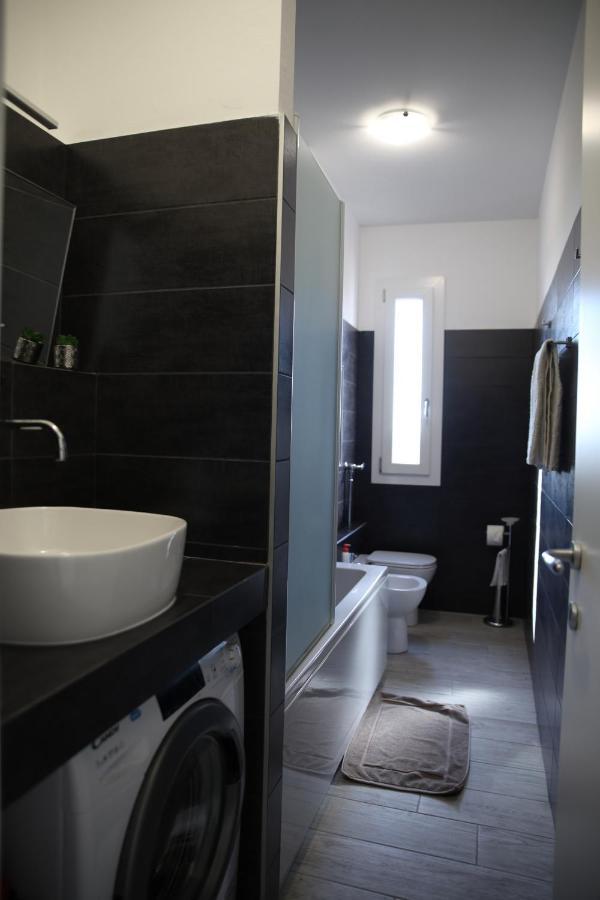 Appartement Panoramico Vicino A Fiere E Stadio Milaan
